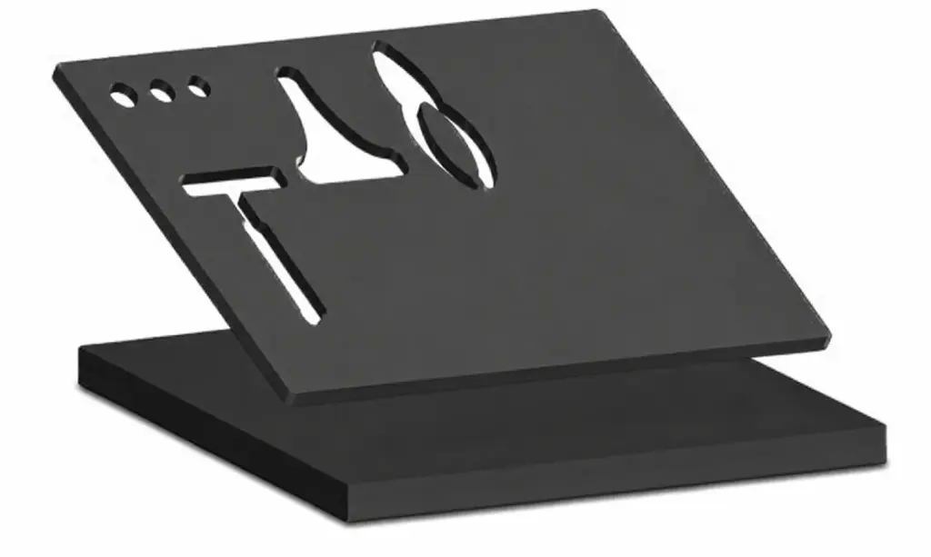 Tablero 5S- 570 X 400 X 56mm, con cortes de formas varias. Base de 10mm