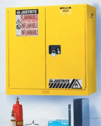 [JST-8934001] ARMARIO PARA INFLAMABLES SURE-GRIP® EX, MONTAJE EN PARED, 20 GALONES, 3 ESTANTES, 2 PUERTAS, CIERRE MANUAL, COLOR AMARILLO.
